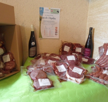 Ferme De Langeliere Vente Veau Charge De La Vente En Direct A La Ferme A Bellevigne En Layon Pres DAngers